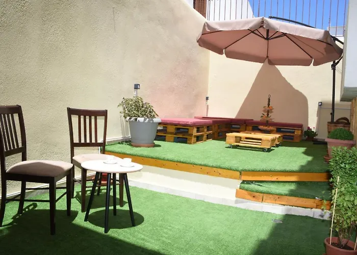 Little Yard Studios & Apartments #1