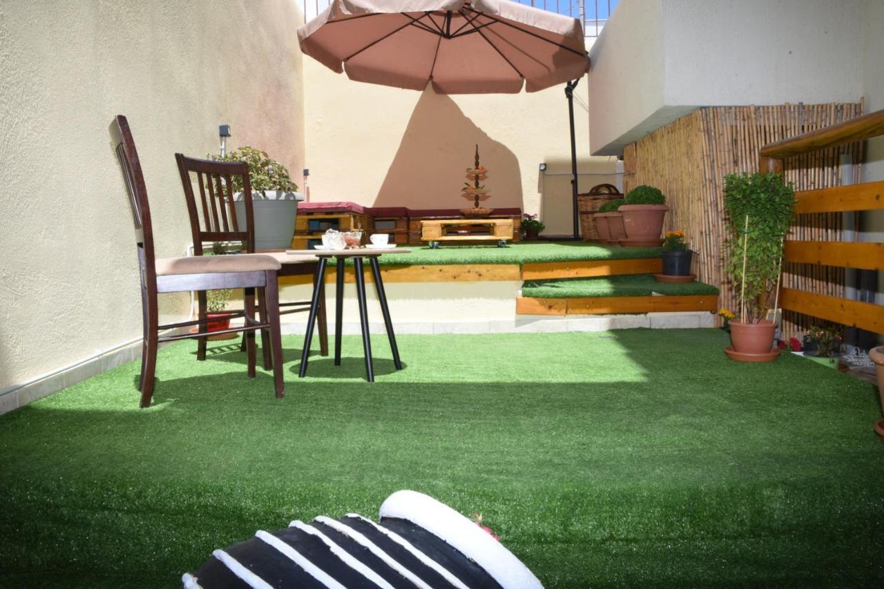 Little Yard & #1 * Naxos City